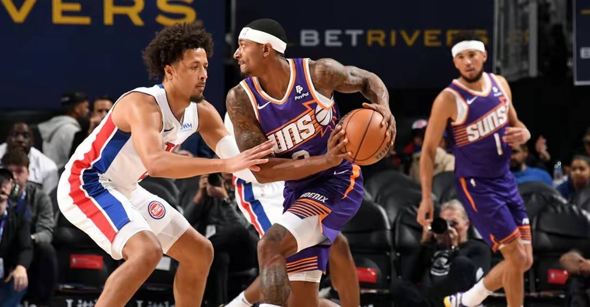 清晨突围战来临；菲尼克斯太阳围绕NBA季后赛门线救险；媒体盛赞；身体对抗强度拉满的简单介绍