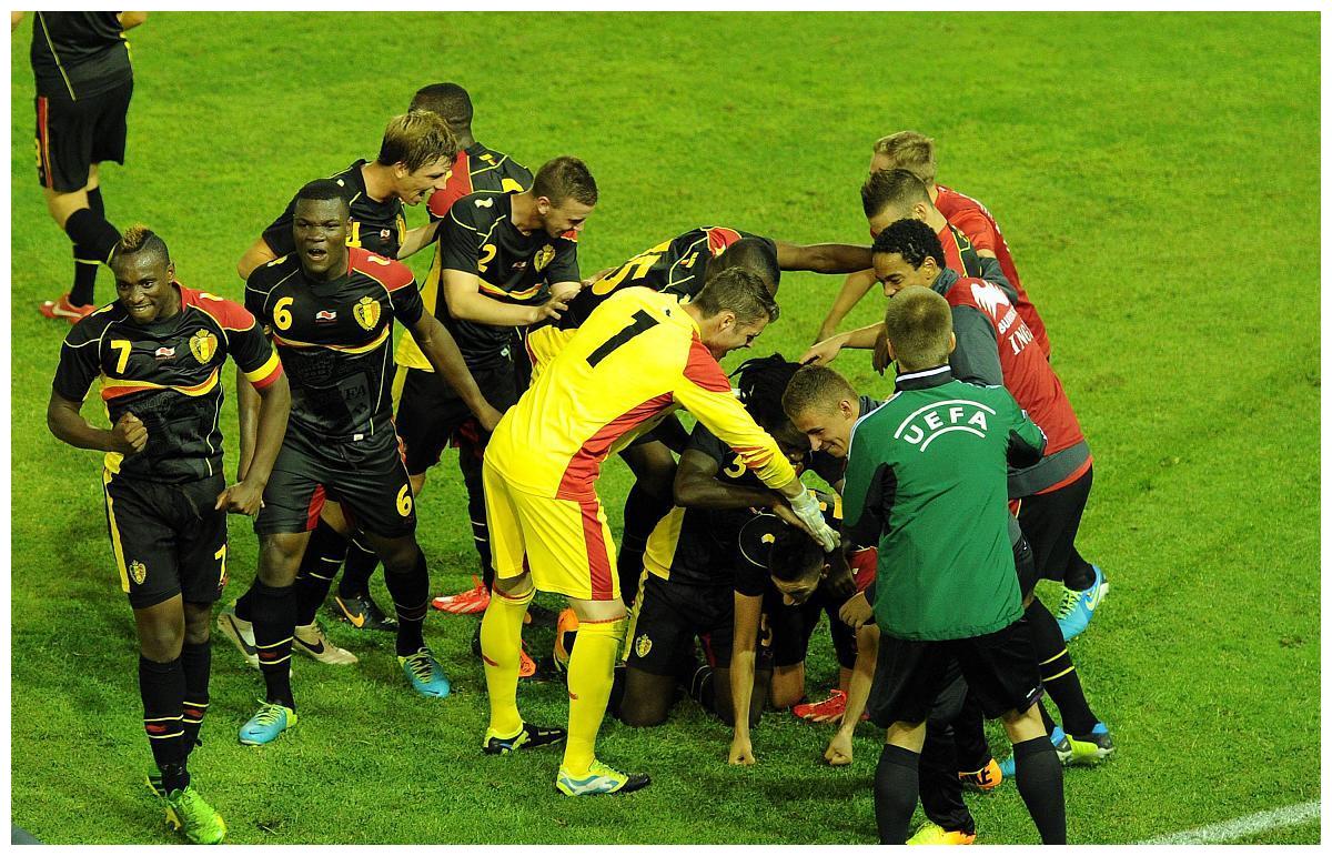 开云-昼は勇者夜は魔物