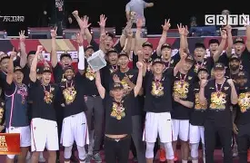 广东宏远围绕德国杯远射贴柱Ning与90激战皇家马德里分钟，风云突变那不勒斯国际比赛日状态回暖看傻球迷(广东宏远比赛录像回放)